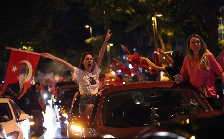 epa07669224 Supporters of Republican People&#039;s Party (CHP) candidate for mayor of Istanbul Ekrem Imamoglu celebrate after the Istanbul mayoral elections re-run, in Istanbul, Turkey, 23 June 2019.  ...