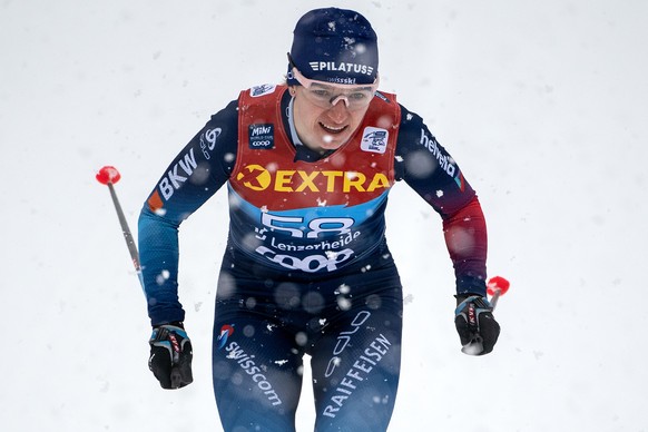 ARCHIV - ZUM VORSCHAUTEXT ZUM BIATHLON STELLEN WIR IHNEN FOLGENDES BILDMATERIAL ZUR VERFUEGUNG --- Nadine Faehndrich of Switzerland in action during the women&#039;s 10 km classic race at the FIS Tour ...