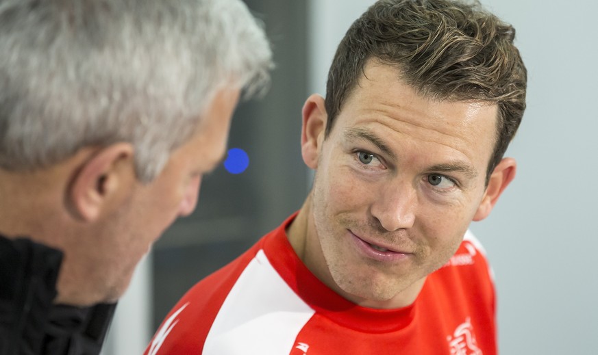 Swiss head coach Vladimir Petkovic and Stephan Lichtsteiner, from left, during a press conference in Lucerne, Switzerland, on Saturday, November 12, 2016. Switzerland is scheduled to play a 2018 Fifa  ...