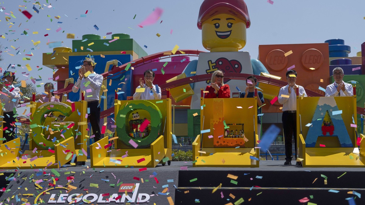 Gr-sstes-Legoland-der-Welt-in-Shanghai-er-ffnet