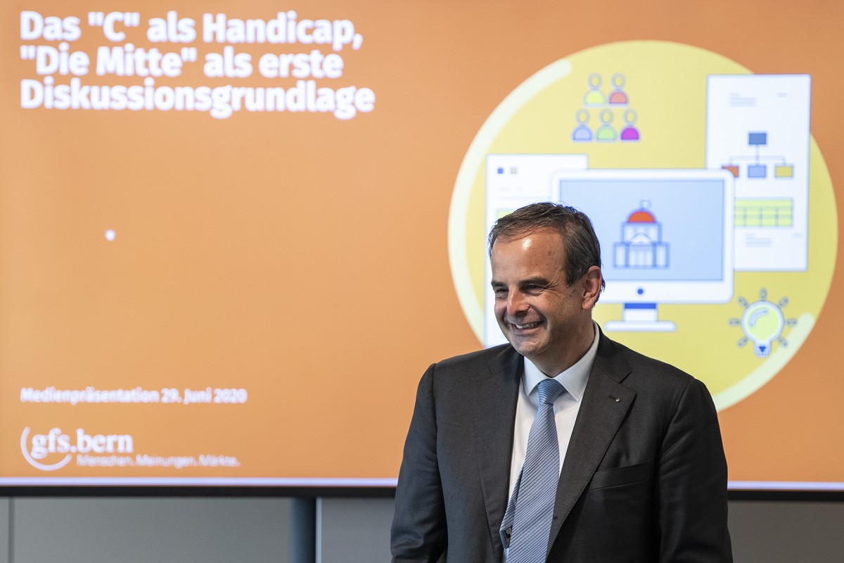 Gerhard Pfister, Parteipraesident der CVP Schweiz, spricht an einem Hintergrundgespraech, am Montag, 29. Juni 2020, in Bern. Die Partreileitung liess eine Analyse durchfuehren und wird mit der Basis u ...