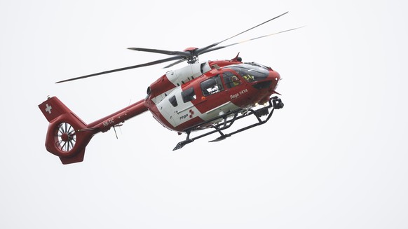 Un helicoptere Airbus H145 D3 photographie lors de la livraison du premier helicoptere de sauvetage de la nouvelle flotte Rega sur une base en Suisse ce jeudi, 17 avril 2025 a Lausanne. La Rega renouv ...