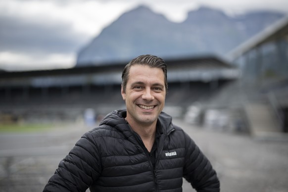 Danilo Della Ca, COO Event Structures der Baufirma Nuessli AG, aufgenommen auf der Baustelle der Glarnernland Arena des Eidgenoessischen Schwing- und Aelplerfestes ESAF 2025, aufgenommen am Montag, 4. ...