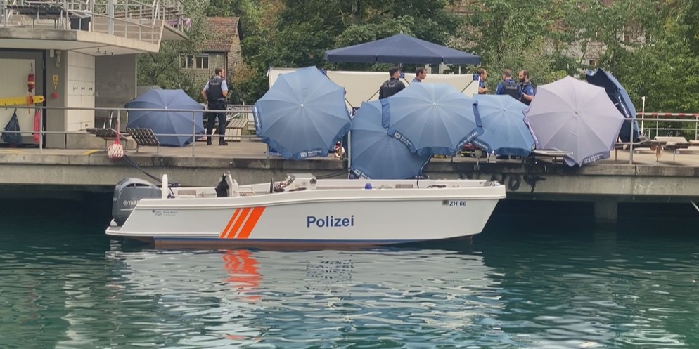 Am frühen Sonntagabend kam es beim Flussbad Oberer Letten im Zürcher Kreis 6 zu einem folgenschweren Badeunfall. Rettungskräfte versuchten einen 23-jährigen Mann zu reanimieren – ohne Erfolg. Der jung ...