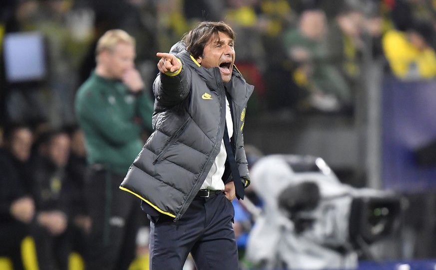 Inter Milan&#039;s head coach Antonio Conte gives instructions during the Champions League group F soccer match between Borussia Dortmund and Inter Milan, in Dortmund, Germany, Tuesday, Nov. 5, 2019.  ...