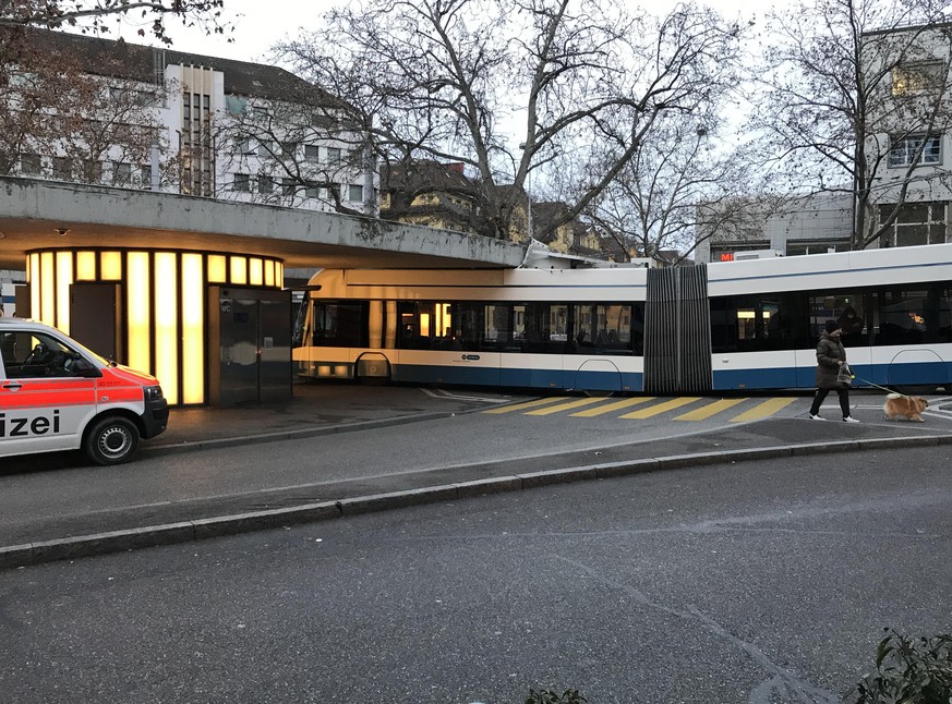 tel: 
Habt ihr wahrscheinlich schon. Bin kein Augenzeuge. Gruss, Manu