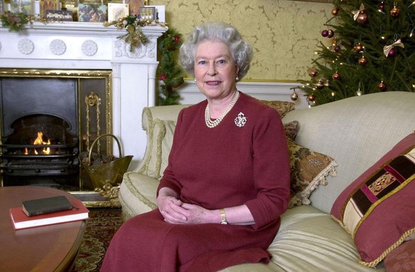 2000 The Queen makes her traditional Christmas Day broadcast to the Commonwealth from Buckingham Palace - her official London residence. (Photo by Fiona Hanson - PA Images/PA Images via Getty Images)