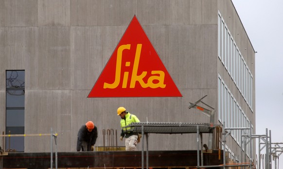 The company&#039;s logo of Swiss chemicals group Sika is seen on an office building in Zurich, Switzerland, December 8, 2014. REUTERS/Arnd Wiegmann/File Photo