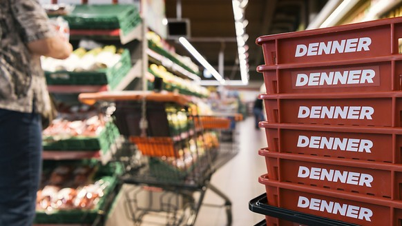 Mangels Profitabilität: Der Discounter Denner beabsichtigt, kleine Filialen in ländlichen Gebieten zu schliessen. (Symbolbild)