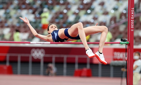 epa09403442 Mariya Lasitskene of Russia competes in the Women&#039;s High Jump final during the Athletics events of the Tokyo 2020 Olympic Games at the Olympic Stadium in Tokyo, Japan, 07 August 2021. ...