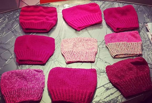 9 Gründe, wieso du an den Frauenmarsch gehen solltest
Ich hab extra Pussyhats gemacht, und jetzt kann ich nicht hin, weil krank :(