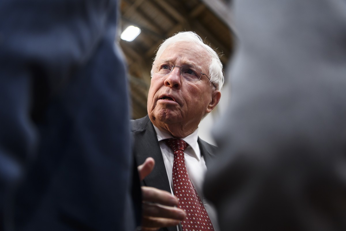Alt Bundesrat Christoph Blocher, Mitte, spricht an der 34. Ordentliche Mitgliederversammlung der AUNS, am Samstag, 4 Mai 2019, in Bern. (KEYSTONE/Anthony Anex)