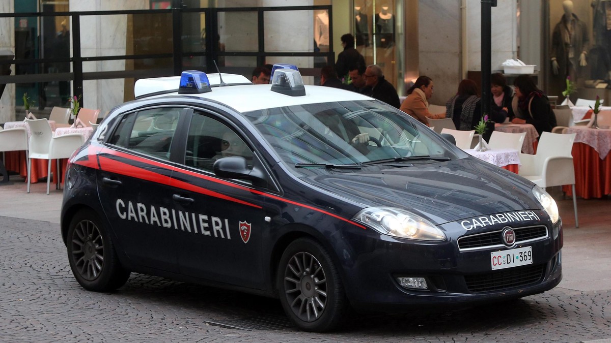 epa05032448 A car of Carabinieri police patrols in central Milan, northern Italy, 19 November 2015. The FBI has warned the Italian authorities that St. Peter's Basilica in Rome, Milan cathedral a ...