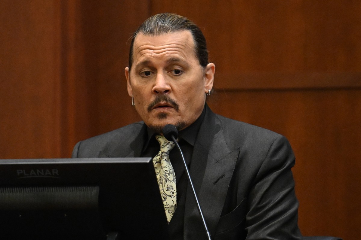 epa09897577 US actor Johnny Depp testifies uring his defamation trial in the Fairfax County Circuit Courthouse in Fairfax, Virginia, USA, 19 April 2022. Johnny Depp's 50 million US dollars defama ...