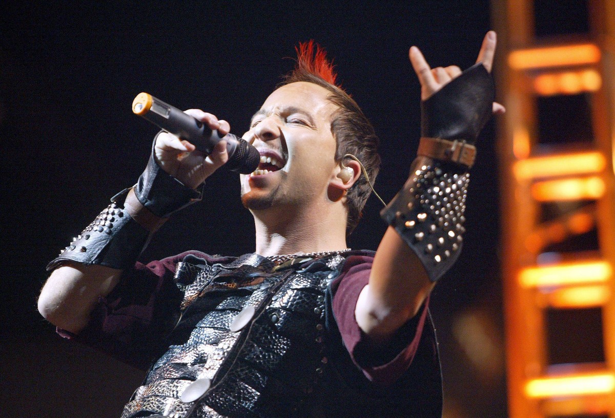 ZUM 50. GEBURTSTAG DES SCHWEIZER MUSIKERS DJ BOBO AM FREITAG, 5. JANUAR 2018, STELLEN WIR IHNEN FOLGENDES BILDMATERIAL ZUR VERFUEGUNG - Swiss popstar DJ Bobo performs during his show " Pirats of  ...