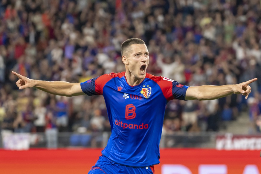 Zan Celar (FCB) jubelt nach seinem zweiten Tor, das allerdings spaeter aberkannt wurde, im Fussball Meisterschaftsspiel der Regular Season der Swiss Super League zwischen dem FC Basel 1893 und dem FC  ...
