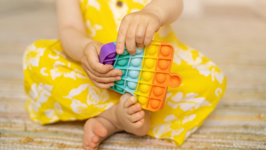 Pop-It-Toy: Dieses Spielzeug macht Kinder aktuell süchtig - Vimarsana News