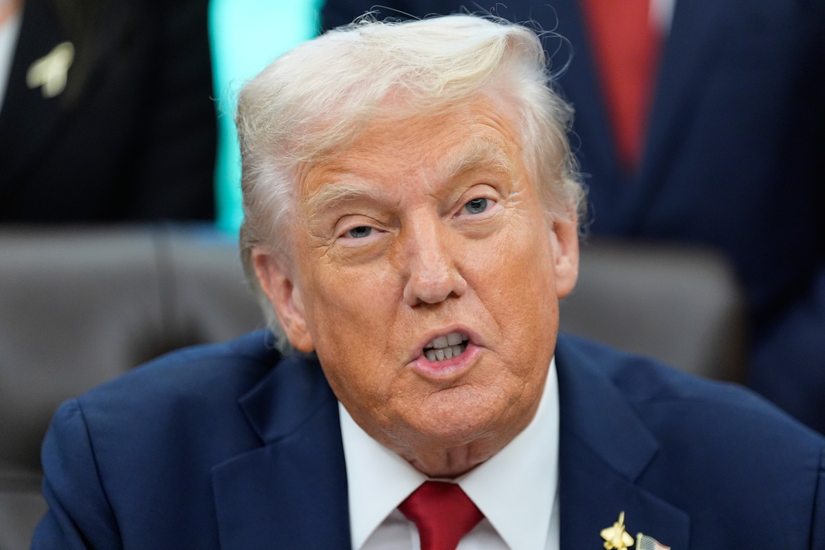 President Donald Trump speaks in the Oval Office of the White House, Tuesday, Sept. 30, 2025, in Washington. (AP Photo/Alex Brandon)
Donald Trump