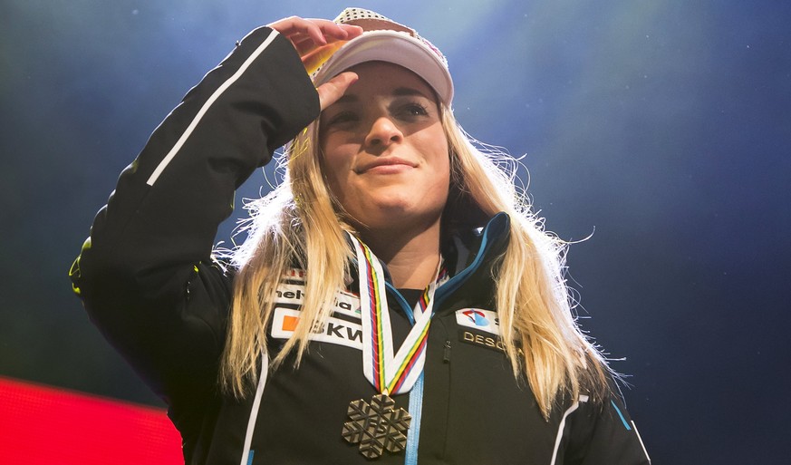 epa05776759 Lara Gut of Switzerland reacts during the award ceremony after winning the bronze medal in the women&#039;s Super G race at the 2017 FIS Alpine Skiing World Championships in St. Moritz, Sw ...