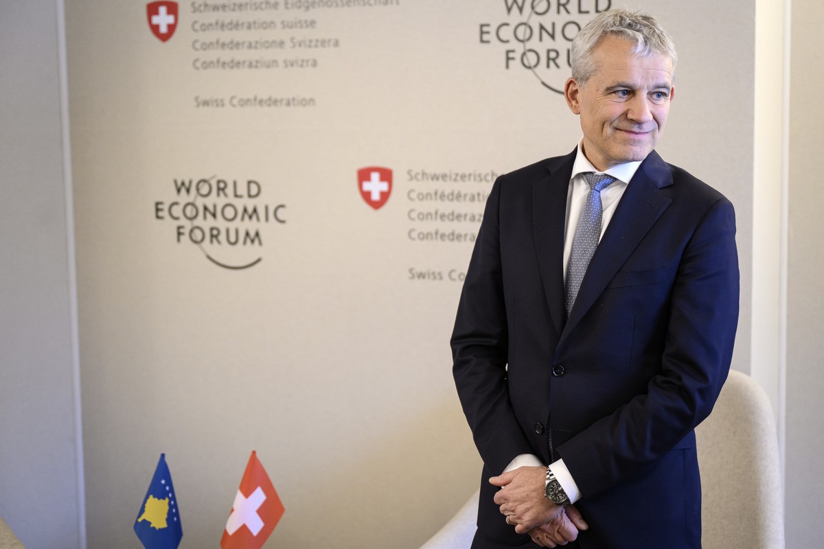epa11084345 Switzerland's Federal Councillor and head of Justice and Police department Beat Jans waits for Kosovo Prime Minister Albin Kurti (not pictured) prior to a bilateral meeting on the sid ...