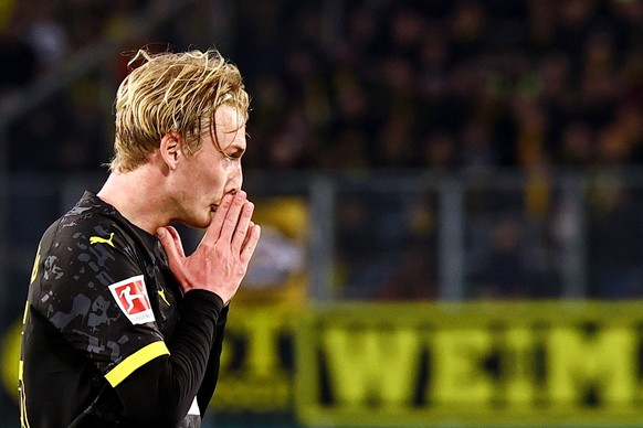 epa11161654 Dortmund ?s Julian Brandt reacts during the Bundesliga soccer match between VFL Wolfsburg and Borussia Dortmund, in Wolfsburg, Germany, 17 February 2024. EPA/FILIP SINGER