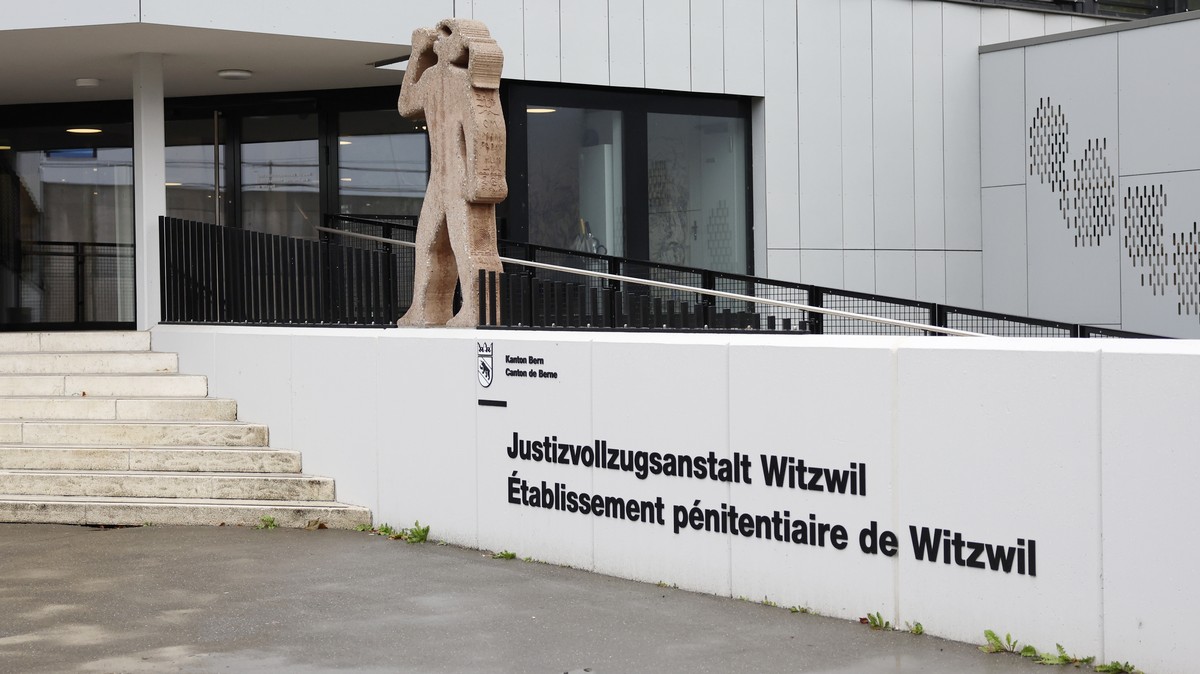 Eingang zur Justizvollzuganstalt JVA Witzwil, wo Erwin Sperisen, der ehemalige Polizeichef von Guatemala, am Freitag, 20. Oktober 2023, freigelassen werden soll. Das Bundesgericht hat die Verurteilung ...