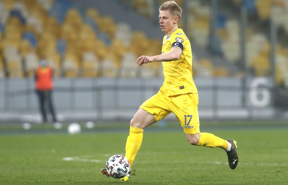 Ukraine's Oleksandr Zinchenko in action during the World Cup 2022 group D qualifying soccer match between Ukraine and Kazakhstan at the Olimpiyskiy Stadium in Kyiv, Ukraine, Wednesday, March 31, ...
