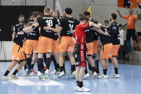 Berns Nik Jauer ist enttaeuscht im zweiten Spiel des Handball League Playoff Final zwischen dem BSV Bern und den Kadetten Schaffhausen, am Donnerstag, 22. Mai 2025, in der Mobiliar Arena in Guemligen. ...