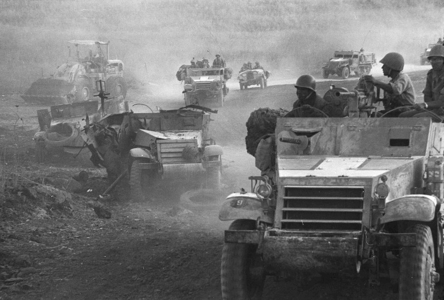 In this image released by Israel&#039;s Defense Ministry Monday, June 4, 2007, Israeli troops advance on the Syrian front in the Golan Heights during the Six Day War, in June 1967. Four decades after  ...