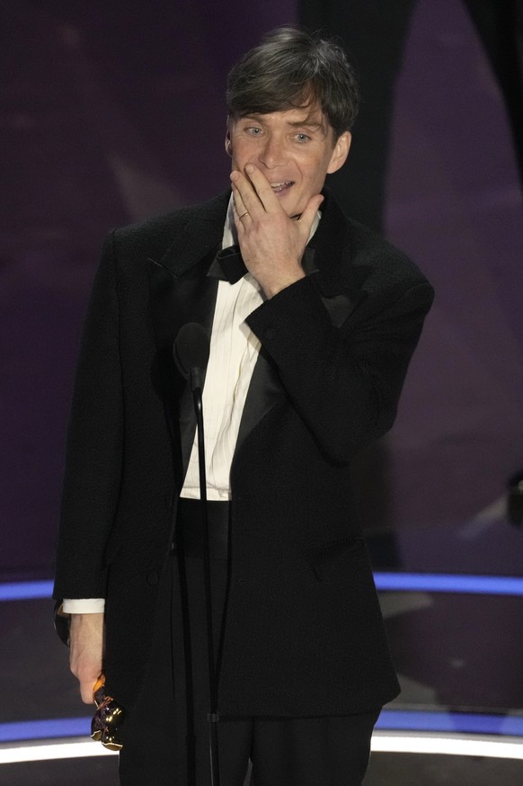 Cillian Murphy accepts the award for best performance by an actor in a leading role for &quot;Oppenheimer&quot; during the Oscars on Sunday, March 10, 2024, at the Dolby Theatre in Los Angeles. (AP Ph ...