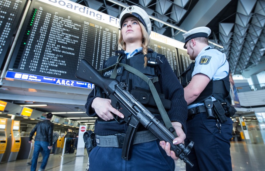 Verstärkte Sicherheitsmassnahmen im Flughafen von Frankfurt.