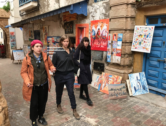 Sargnagel, Hofer und eine unbekannte Dritte in Essaouira. &nbsp;