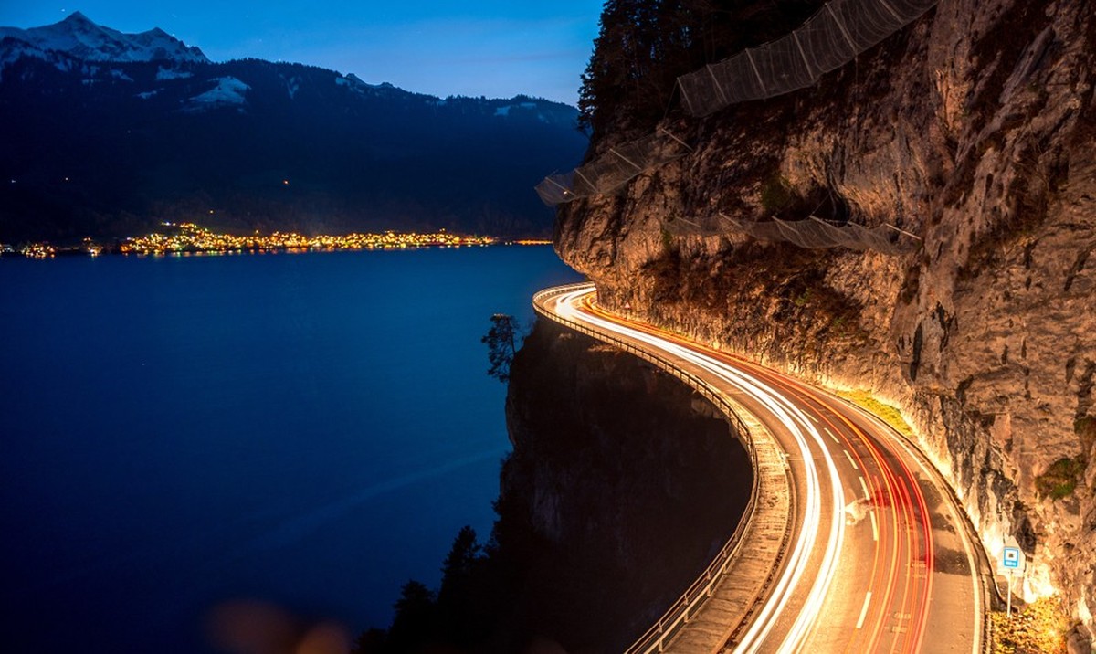 Thunersee Seestrasse Beatus Beatushöhlen Beatenberg Strasse Kurve