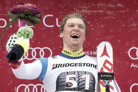 epa05714856 Winner Niels Hintermann of Switzerland reacts after the men&#039;s Super Combined, SC, race of the FIS Alpine Skiing World Cup at the Lauberhorn, in Wengen, Switzerland, 13 January 2017. E ...