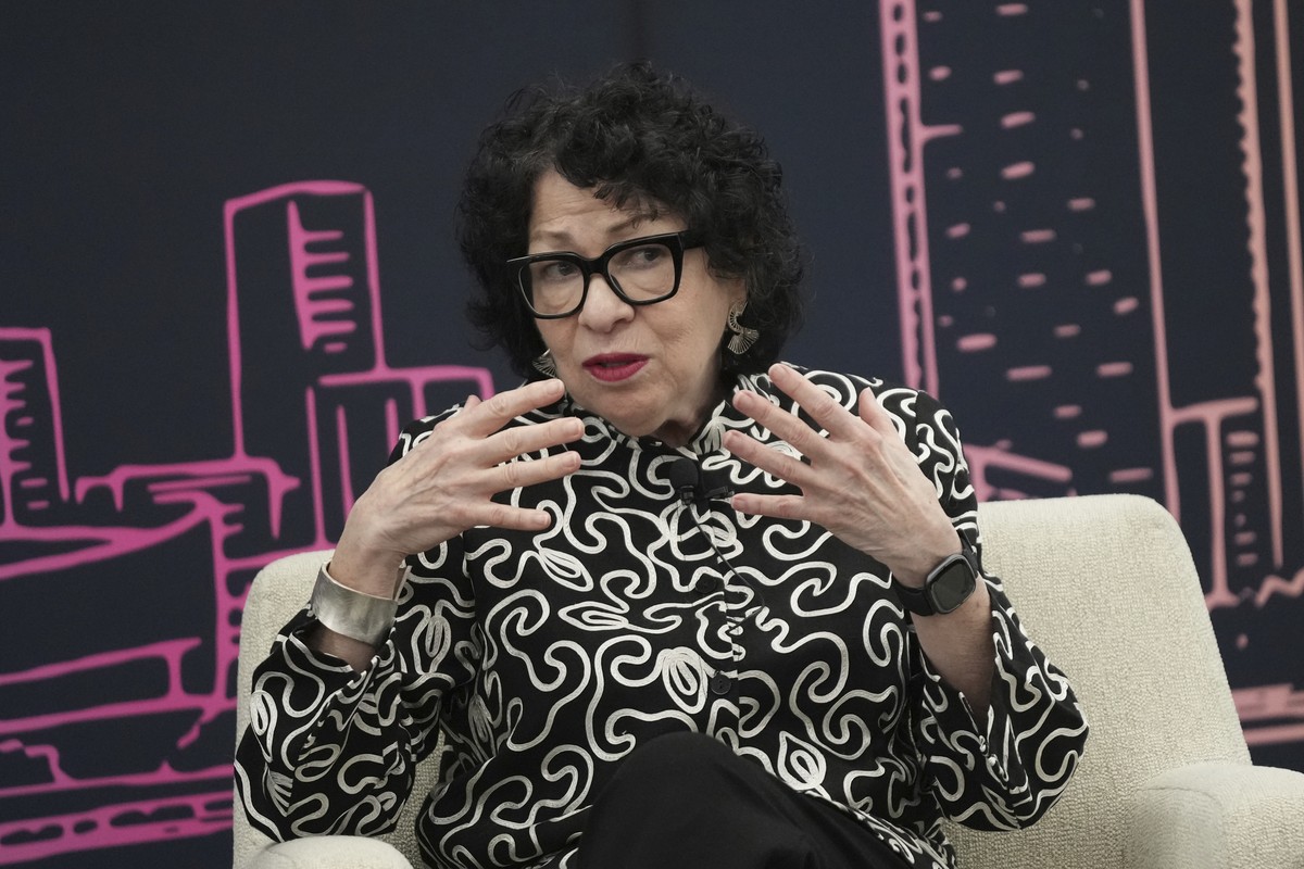 FILE - Supreme Court Associate Justice Sonia Sotomayor participates in a fireside chat in Miami, Feb. 11, 2025. (AP Photo/Lynne Sladky, File)
Sonia Sotomayor,Maribel P�rez Wadsworth