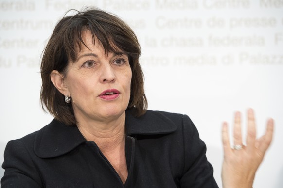 Bundespraesidentin Doris Leuthard, Vorsteherin des Eidgenoessischen Departements fuer Umwelt, Verkehr, Energie und Kommunikation (UVEK) spricht an einer Medienkonferenz ueber die &quot;No Billag&quot; ...