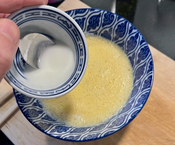 Cantonese scrambled eggs - kantonesische Rühreier. Ein Selbstversuch.