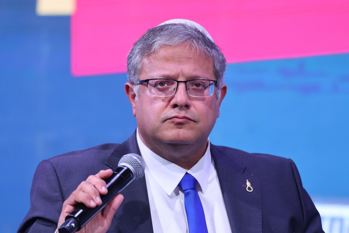 epa13296510 Israeli national security minister and leader of Otzma Yehudit party Itamar Ben Gvir speaks during the National Youth Conference in Jerusalem, Israel, 11 October 2026. Israel will hold ele ...