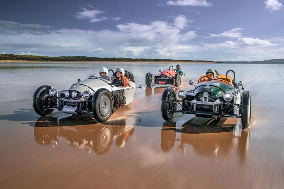 Morgan Super 3 auto retro design https://www.morgan-motor.com/super-3/
