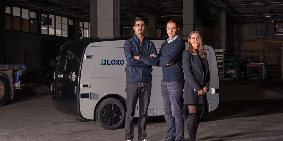 Das Berner Start-up Loxo präsentiert sein autonomes Lieferfahrzeug.
