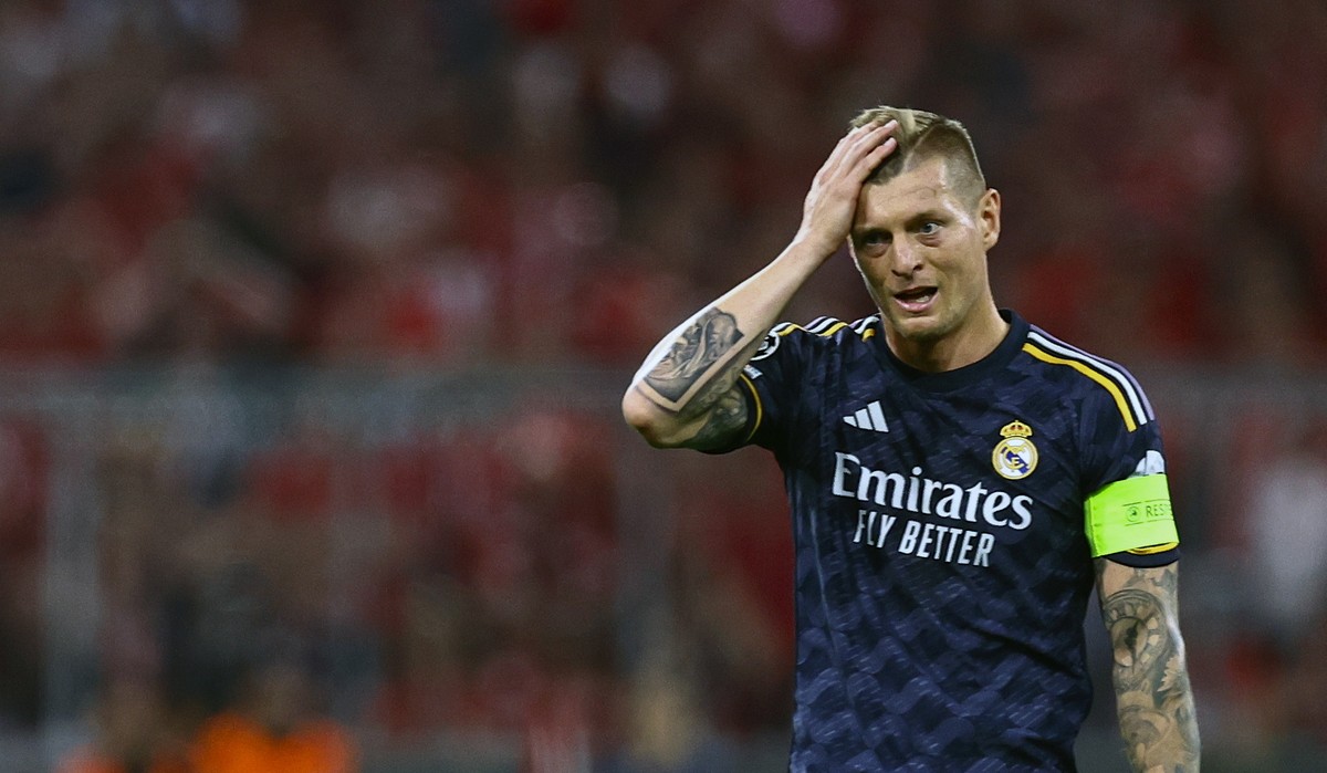 epa11311093 Real Madrid's Toni Kroos reacts during the UEFA Champions League semi final, 1st leg match between Bayern Munich and Real Madrid in Munich, Germany, 30 April 2024. EPA/FILIP SINGER