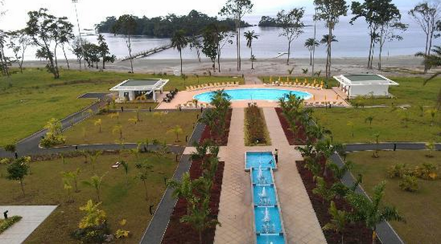 Es gäbe sie, die schönen Hotels am Strand in Malabo. Aber so wie hier beim Sofitel sind sie alle nicht bezahlbar.&nbsp;