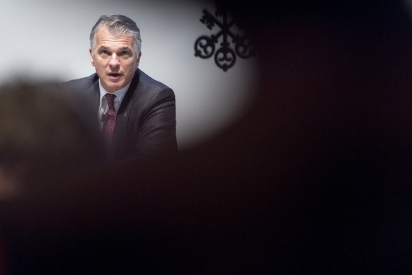 epa06464255 Sergio Ermotti, CEO of Switzerland&#039;s bank UBS, speaks during a press conference in Zurich, Switzerland, 22 January 2018. EPA/ENNIO LEANZA