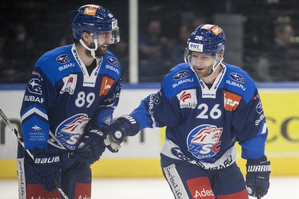 Zuerichs Simon Bodenmann jubelt im vierten Eishockey Playoff-Halbfinal der National League zwischen den ZSC Lions und Fribourg-Gotteron am Donnerstag 14. April 2022, im Zuercher Hallenstadion. (KEYSTO ...