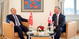 Burkhalter trifft türkischen Aussenminister in Bern und pocht auf Meinungsfreiheit
