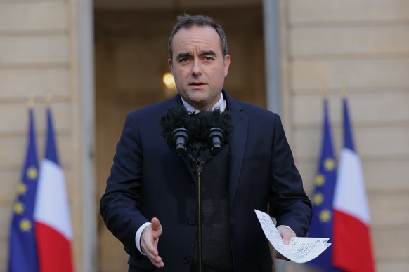 epa12545499 France's Prime Minister Sebastien Lecornu delivers a statement at the Hotel Matignon in Paris, France, 14 November 2025, after chairing a government meeting. Lecornu will ask politica ...