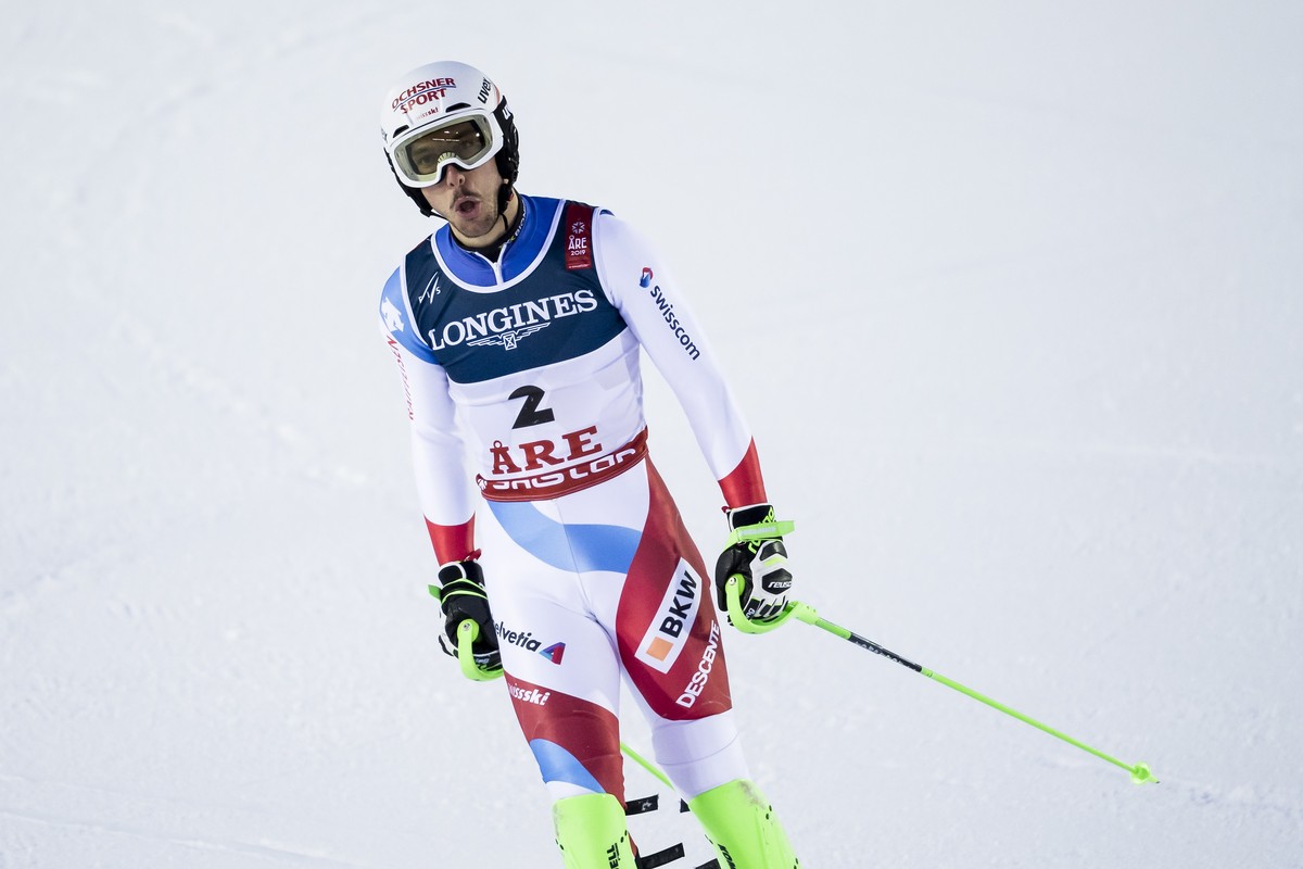 epa07362381 Carlo Janka of Switzerland reacts in the finish area during the Men's Alpine Combined Slalom race at the FIS Alpine Skiing World Championships in Are, Sweden, 11 February 2019. EPA/JE ...
