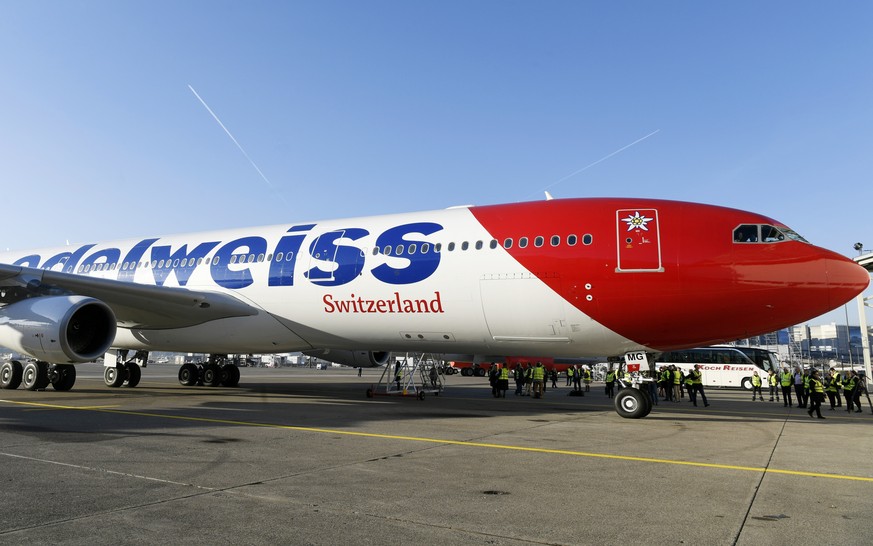 Taufe eines A340, dem juengsten Flottenzuwachs der Edelweiss Air, auf den Namen &quot;Melchsee Frutt&quot;, auf dem Flughafen Zuerich Kloten, am Donnerstag, 1. Dezember 2016. (KEYSTONE/Walter Bieri)