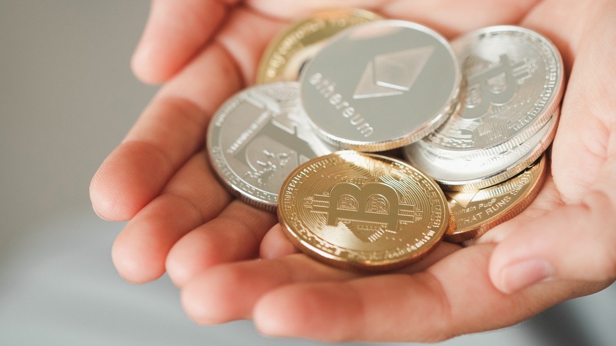 Kryptowährungen Bitcoin und Ether (Symbolbild).