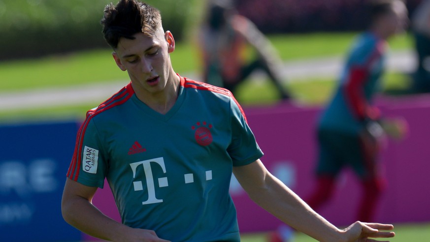 epa07263261 Bayern Munich&#039;s Jonathan Meier attends a practice session during their winter training camp at the Aspire Academy in Doha, Qatar, 05 January 2019. Bayern Munich holds the training cam ...